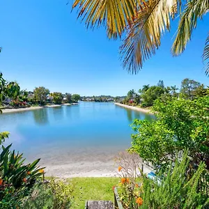peaceful-and-quiet-elanora-gold-coast.queenslandhotels.net/